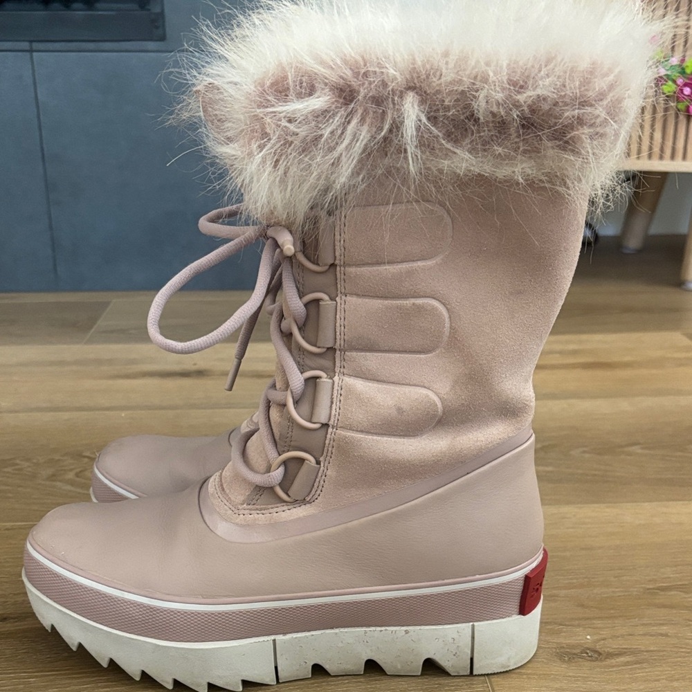 Stylish Pink Fur-Lined Women's Boots